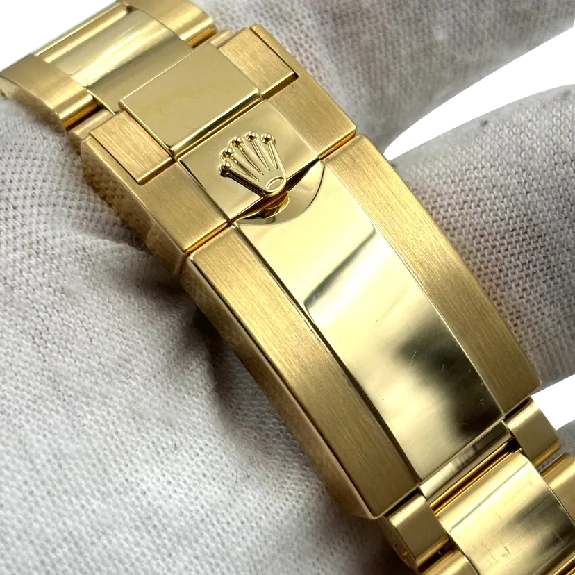 Daytona 40mm Yellow Gold Golden Dial Champagne m126508-0005
