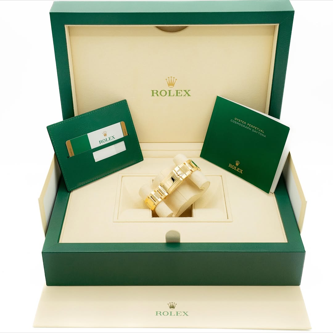 Daytona 40mm Green Dial 18K Yellow Gold Baguette Diamond Bezel Watch 116568BR (Super Clone)