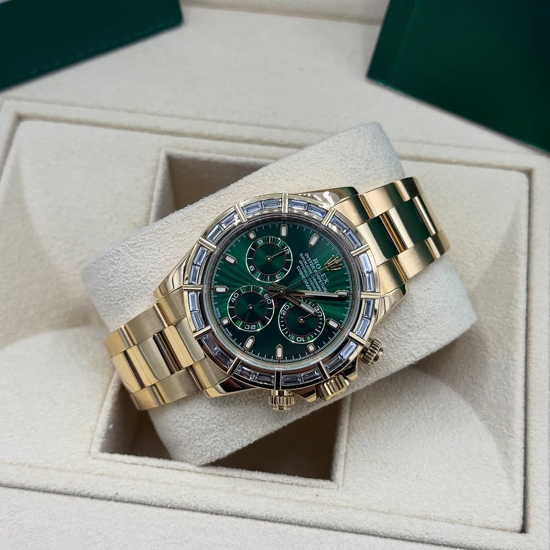 Daytona 40mm Green Dial 18K Yellow Gold Baguette Diamond Bezel Watch 116568BR (Super Clone)