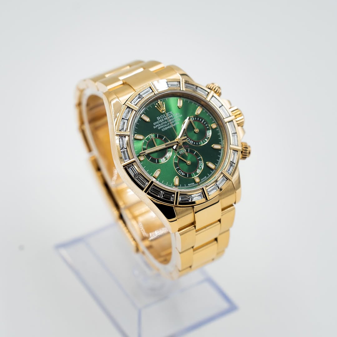 Daytona 40mm Green Dial 18K Yellow Gold Baguette Diamond Bezel Watch 116568BR (Super Clone)