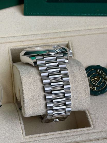 Day-Date 40 Platinum Day-Date Smooth Bezel Meteorite Baguette Diamond Dial President Bracelet 228206