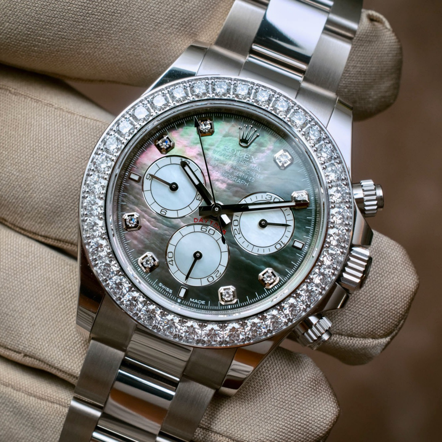 Daytona 40mm Oyster White Gold Black and White Mother of Pearl Diamond Dial & Bezel 126579RBR