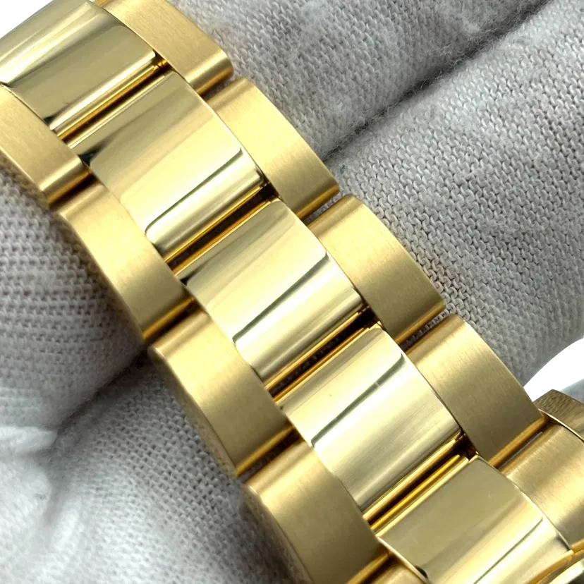 Daytona 40mm Yellow Gold Golden Dial Champagne m126508-0005