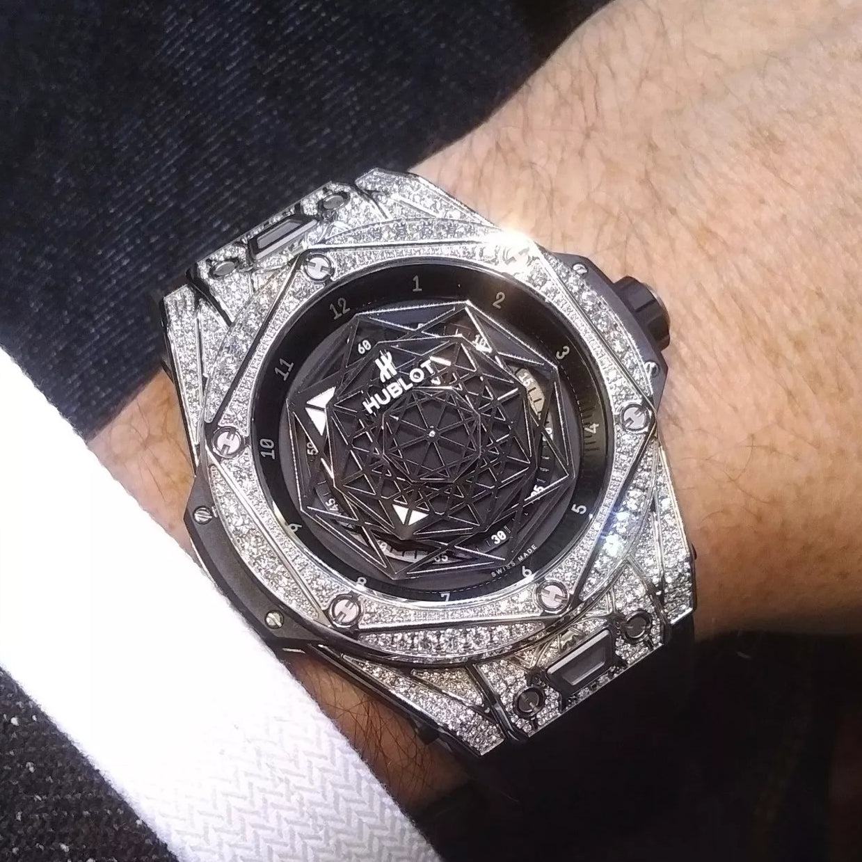 Big Bang Sang Bleu Diamond Titanium 45mm 415.NX.1112.VR.1704.MXM17