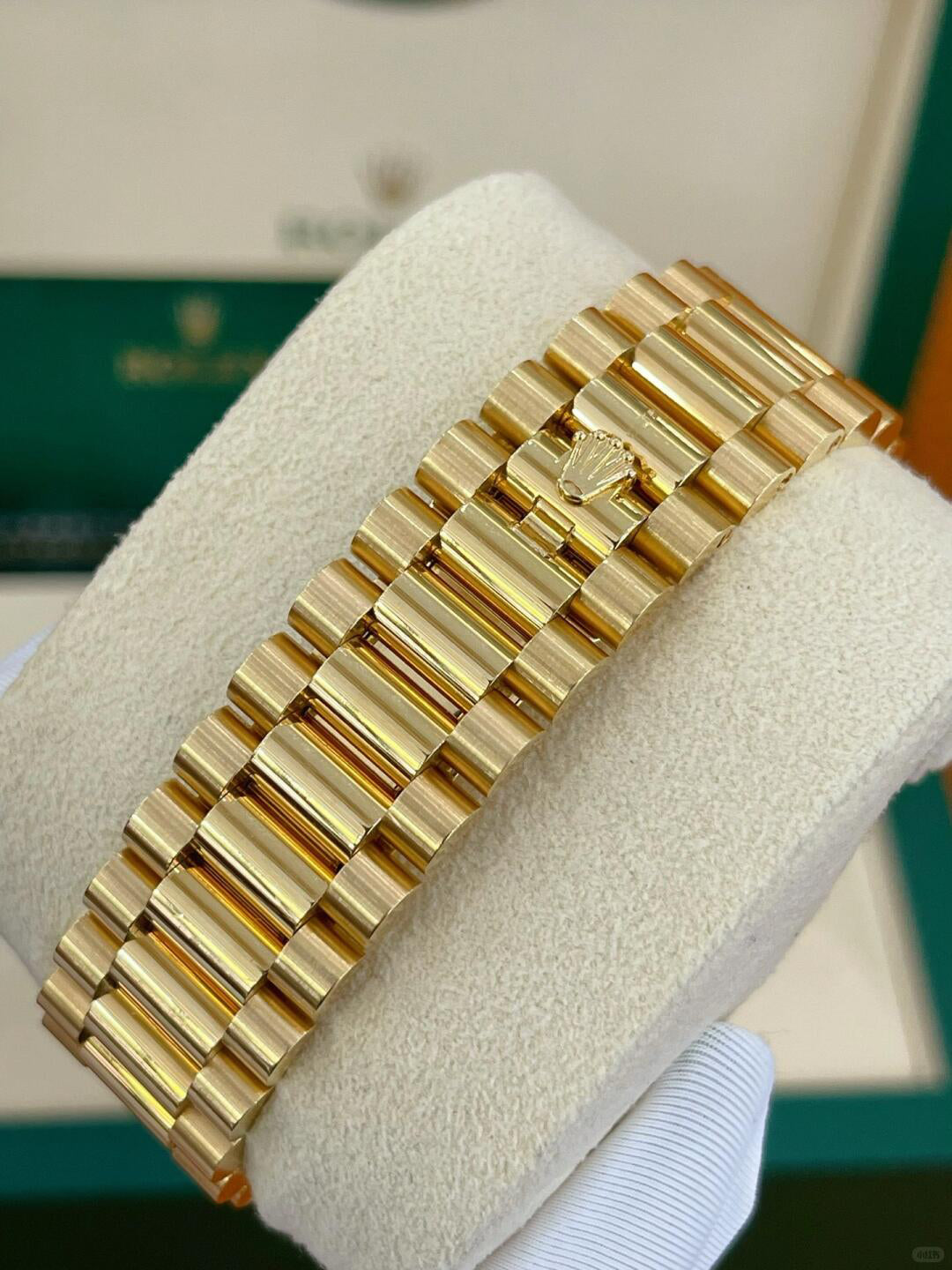 Day-Date 40mm Yellow Gold Onyx Baguette Diamond Dial Baguette Bezel m228398tbr-0001