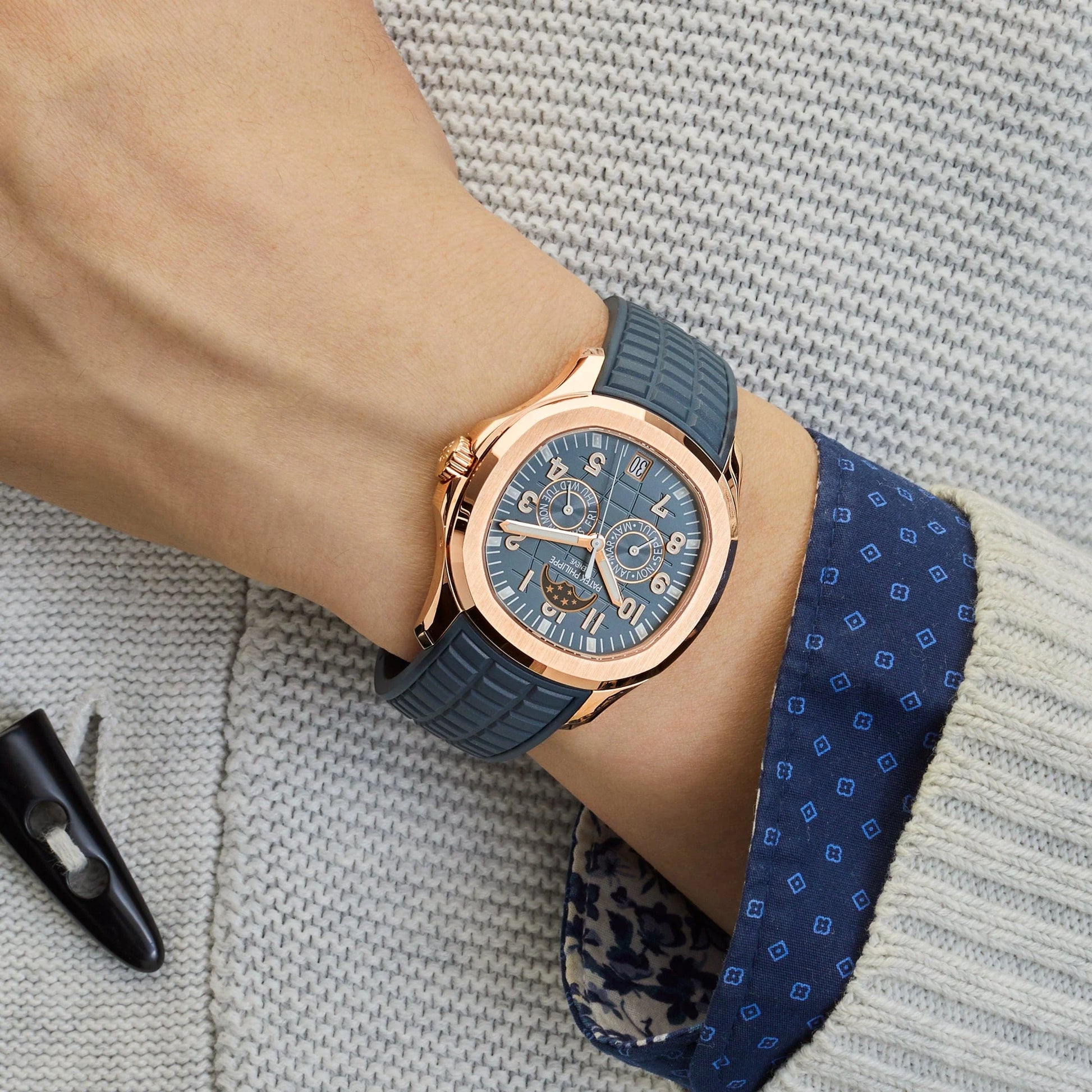 Aquanaut Luce 40mm 5261R-001 Annual Calendar Moon Phases Rose Gold Blue-Gray Dial