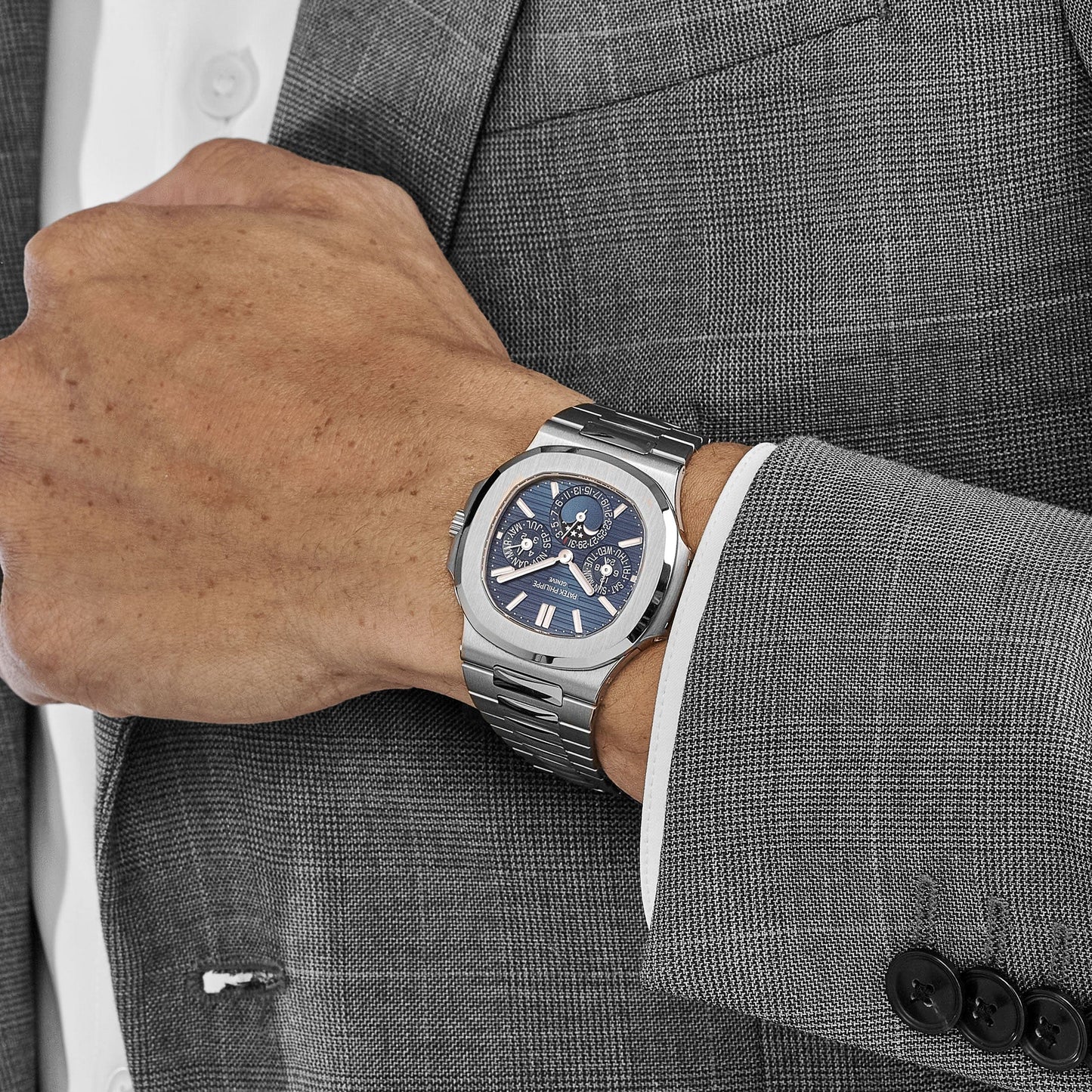 Nautilus 40mm 5740/1G-001 Perpetual Calendar Moon Phases