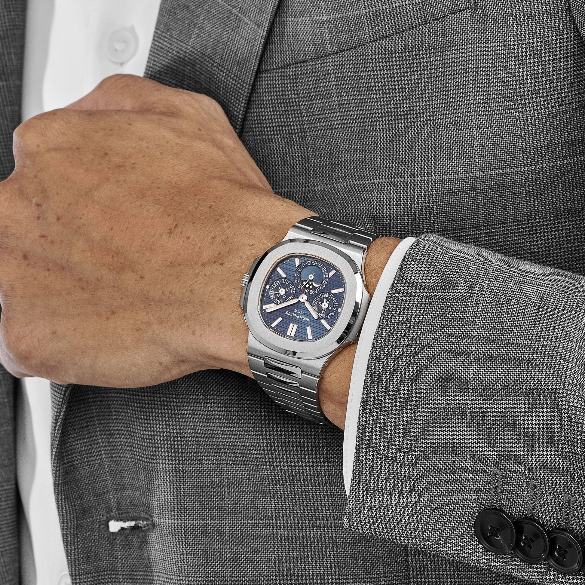 Nautilus 40mm 5740/1G-001 Perpetual Calendar Moon Phases